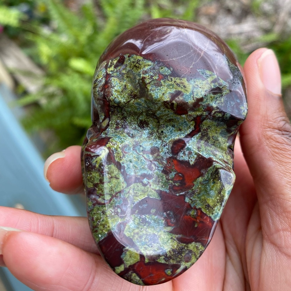Dragons Blood Jasper Skull Carving - Picture 9 of 10